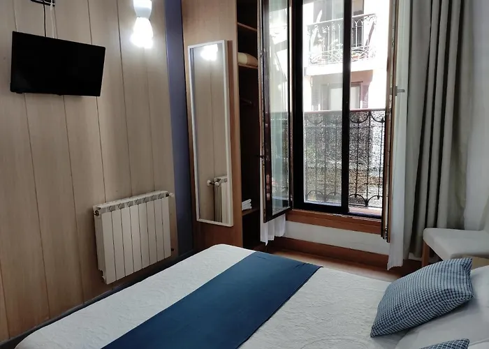 Guest house Alojadonosti