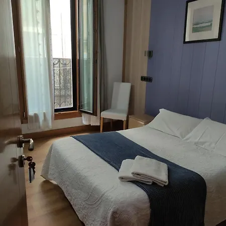 Guest house Alojadonosti 3*