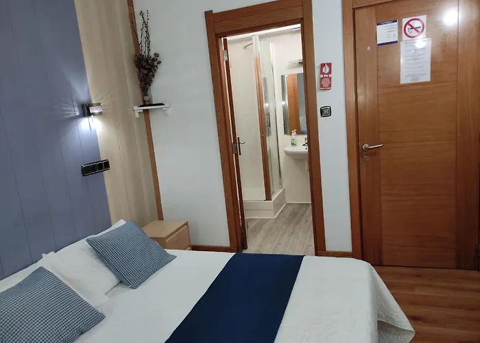 Alojadonosti Πανσιόν 3*